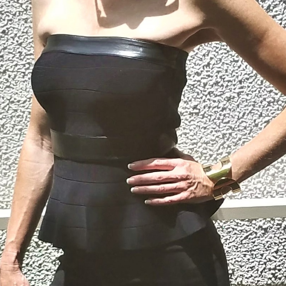 NWOT BEBE Tube Top with Flounce Bottom, XS - Picture 2 of 4